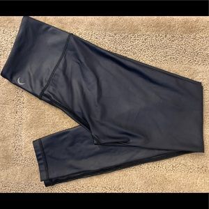 Zyia Metallic Light n Tight Leggings